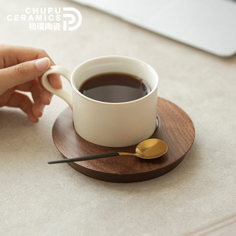 Cốc cà phê giá trị cao Chupu cốc nước nhỏ tinh tế gia dụng gốm sứ tặng cho nam nữ cốc cao cấp sang trọng nhẹ có đĩa