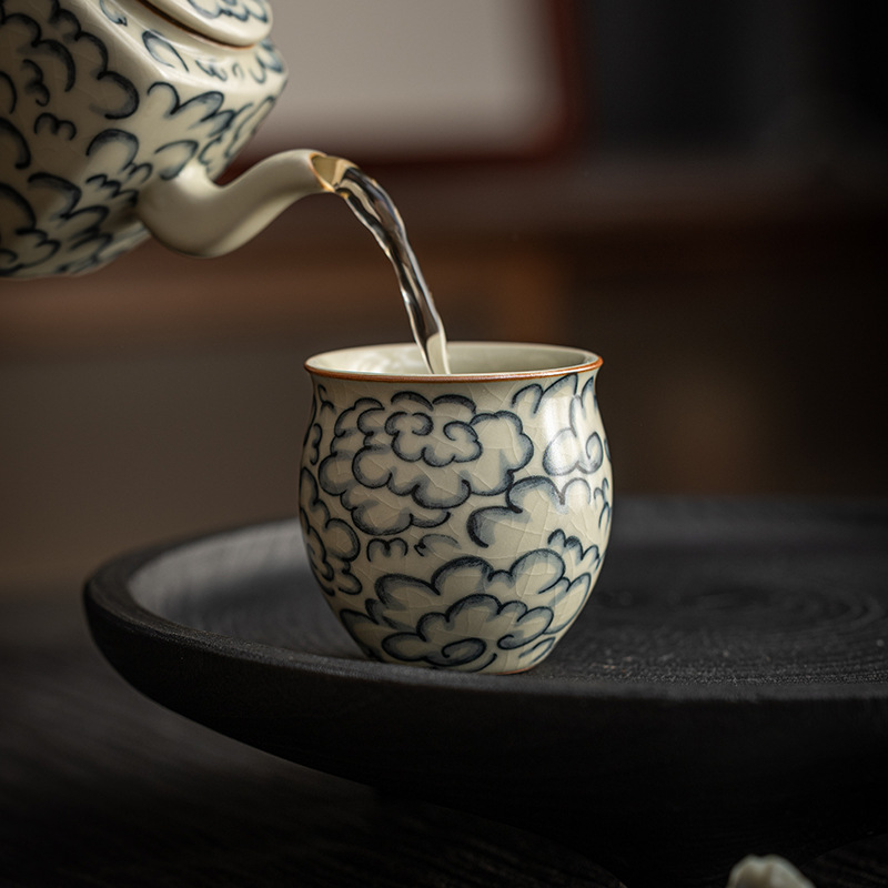 Cốc trà vẽ tay Ruyao, bộ trà Kung Fu, cốc đơn màu xanh và trắng tráng men thủ công Jingdezhen, cốc trà mây tốt lành, cốc trà ngon