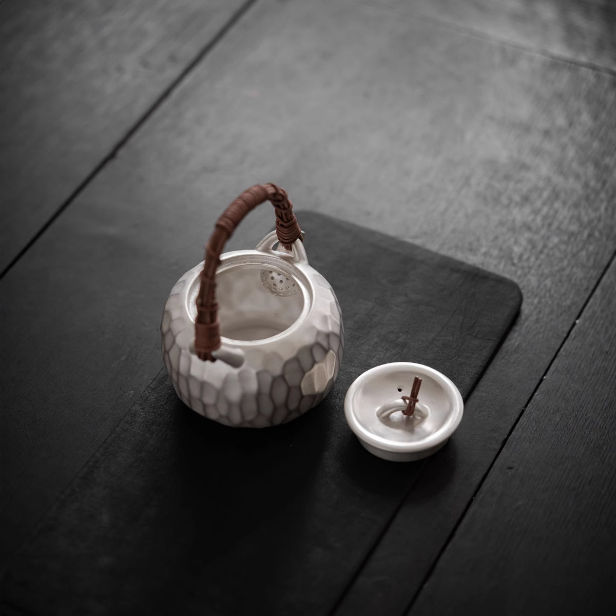 Bình mạ bạc thủ công phong cách Nhật Bản sang trọng nhẹ mới, ấm có chùm hình búa, bộ trà Kung Fu, ấm trà văn hóa gốm sứ, ấm đơn