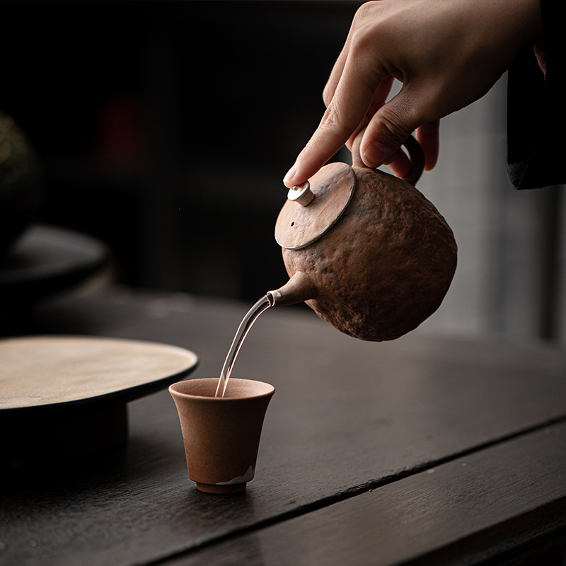 Ấm đun nước bằng đá bùn đá cũ trống rỗng, ấm trà gốm thô mạ bạc thủ công bằng gốm, ấm đơn, ấm pha trà lọc lỗ bóng