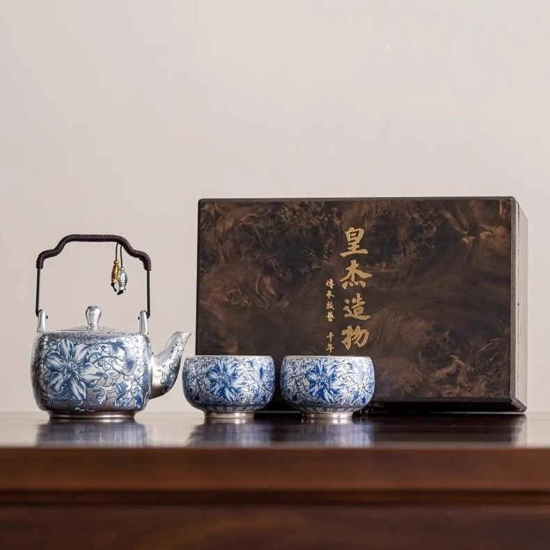 Bộ ấm chén trà Kung Fu cao cấp năm 2025, chất liệu gốm sứ, họa tiết hoa sen xanh trắng, mạ vàng mới.