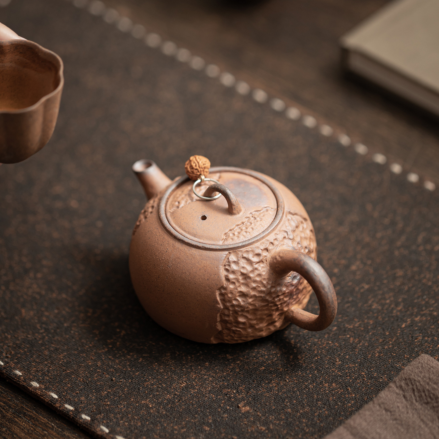 Ấm hoàn hảo bằng đất sét đá cũ, ấm trà thủ công cổ điển, ấm trà lọc gốm nhỏ, ấm đơn, hộp quà