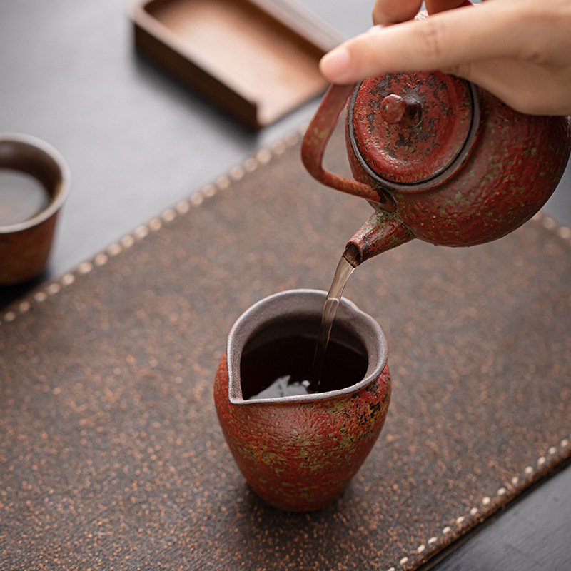 Cốc công bằng yêu thích Manshanhong cốc công bằng gốm cổ điển Trung Quốc cốc trà đồng phục dụng cụ trà kungfu gia dụng dụng cụ chia trà