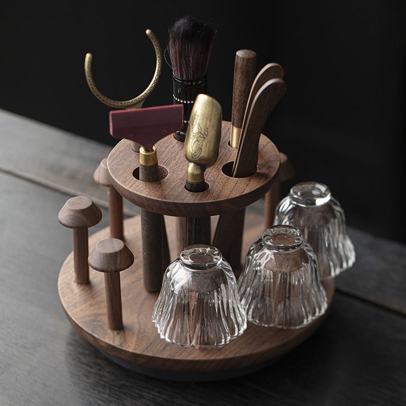 Phụ kiện bộ trà đồ trang trí bàn trà gỗ óc chó trà đạo sáu quý nhân giá cốc một bộ đồ đựng cốc trà cao cấp kiểu Trung Quốc