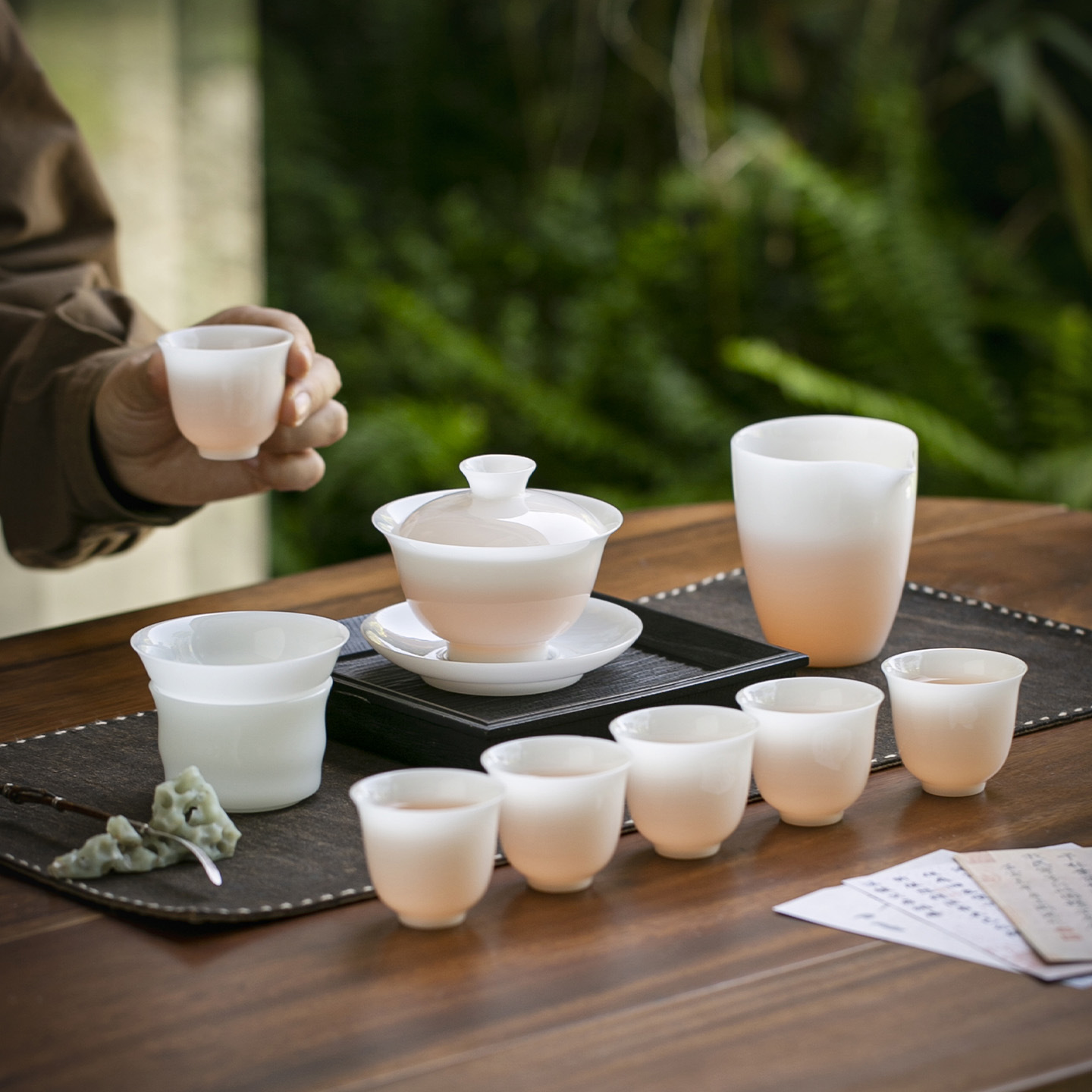 Bộ hộp quà bộ trà sứ trắng ngọc bích Bộ trà cốc có nắp sứ trắng Dehua Bộ trà tặng khách hàng