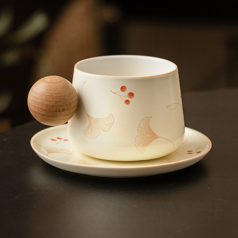 Cốc cà phê bóng bạch quả màu be, cốc trà chiều tinh tế, cốc sứ gốm, cốc uống nước gia dụng, bộ cốc và đĩa