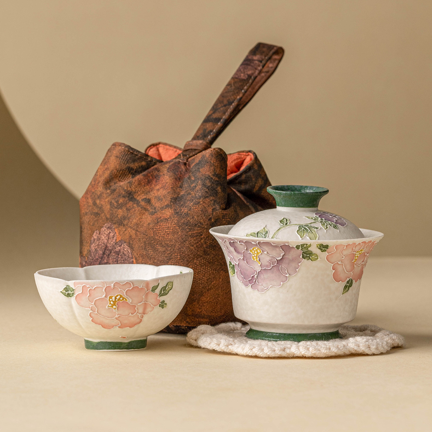 Bộ trà du lịch màu trắng mỏ đá cực chất, bộ cốc trà bát có nắp hoa mẫu đơn chạm khắc, cốc khách di động uống một người ngoài trời