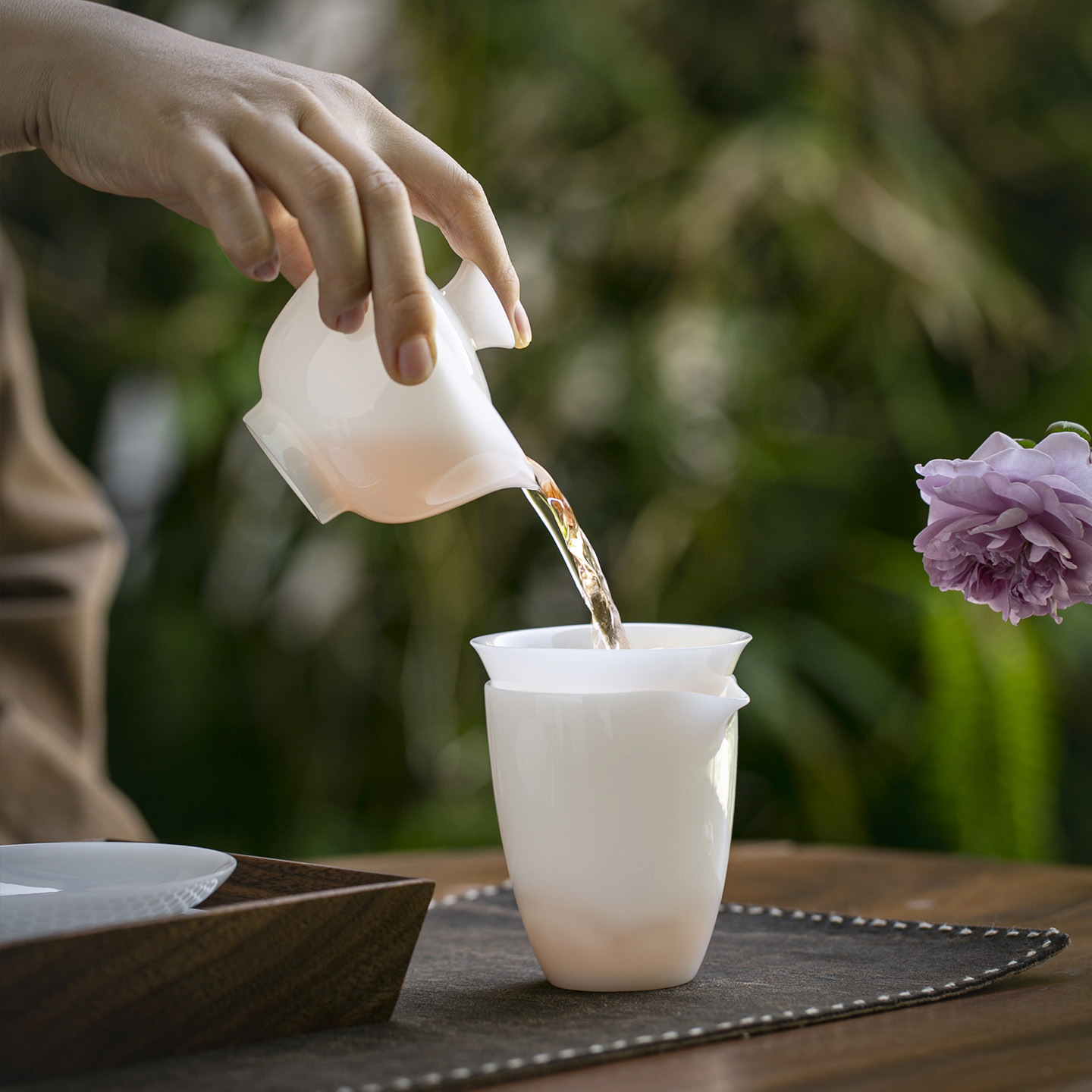 Bộ hộp quà bộ trà sứ trắng ngọc bích Bộ trà cốc có nắp sứ trắng Dehua Bộ trà tặng khách hàng