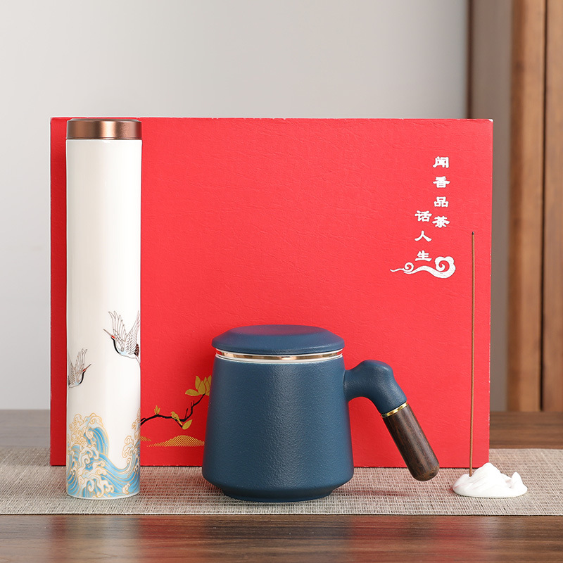 Bộ cốc sứ văn phòng sáng tạo và Bộ Ống hương có logo công ty bất động sản doanh nghiệp Quà Tặng khai trương kinh doanh