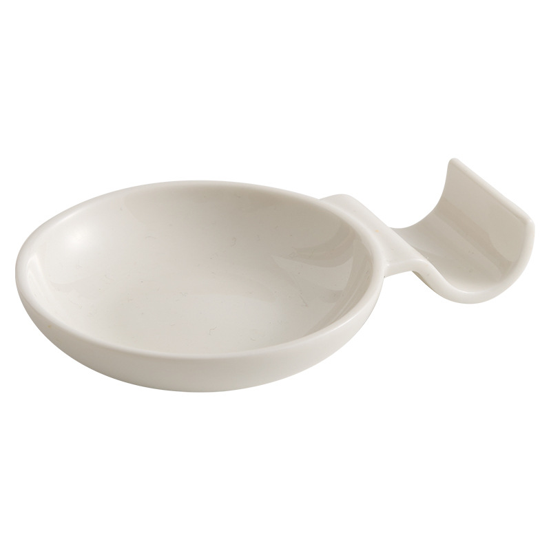 Đĩa nước sốt sứ trắng, đĩa nhỏ, bánh bao gia dụng, đĩa giấm, bàn ăn, nhà hàng, đĩa nhỏ, thìa canh, đũa
