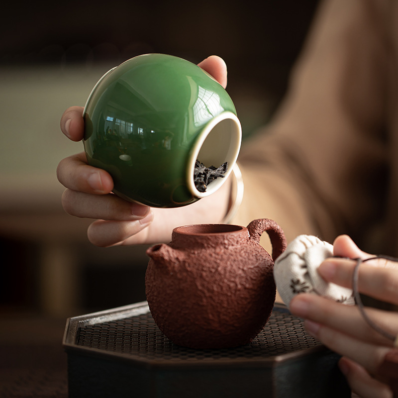 Hộp đựng trà tròn nhỏ tráng men men xanh kiểu Nhật Bộ trà Kung Fu nhỏ bằng men ngọc