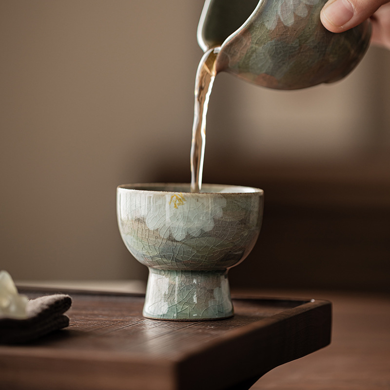 Borneol tráng men gốm vẽ tay hoa cúc cao cốc uống trà bộ trà Kung Fu đồ gia dụng cốc trà tặng bạn bè quà lưu niệm