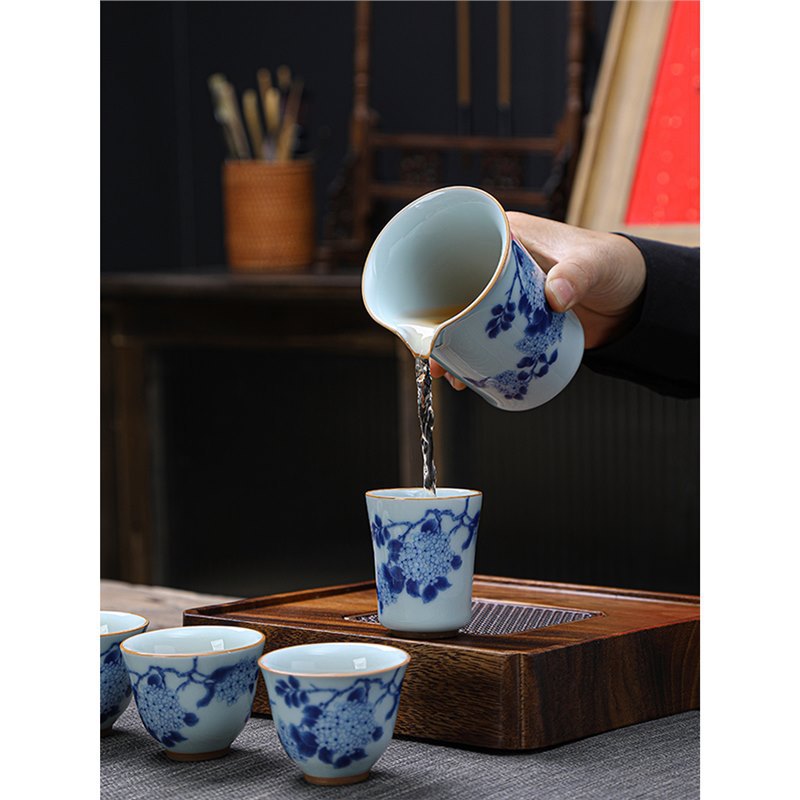 Bộ trà cao cấp bằng sứ trắng xanh kiểu mới 2024 Bộ trà trà Kung Fu kiểu Trung Quốc chuyên dùng để pha trà cho khách văn phòng