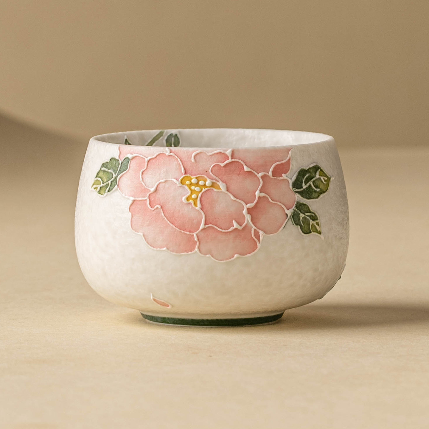 Nhà máy đá mỏ chủ cốc vẽ tay đống hoa mẫu đơn chạm khắc cốc La Hán cốc tinh xảo chuyên dụng cá nhân bộ trà gốm sứ Kung Fu