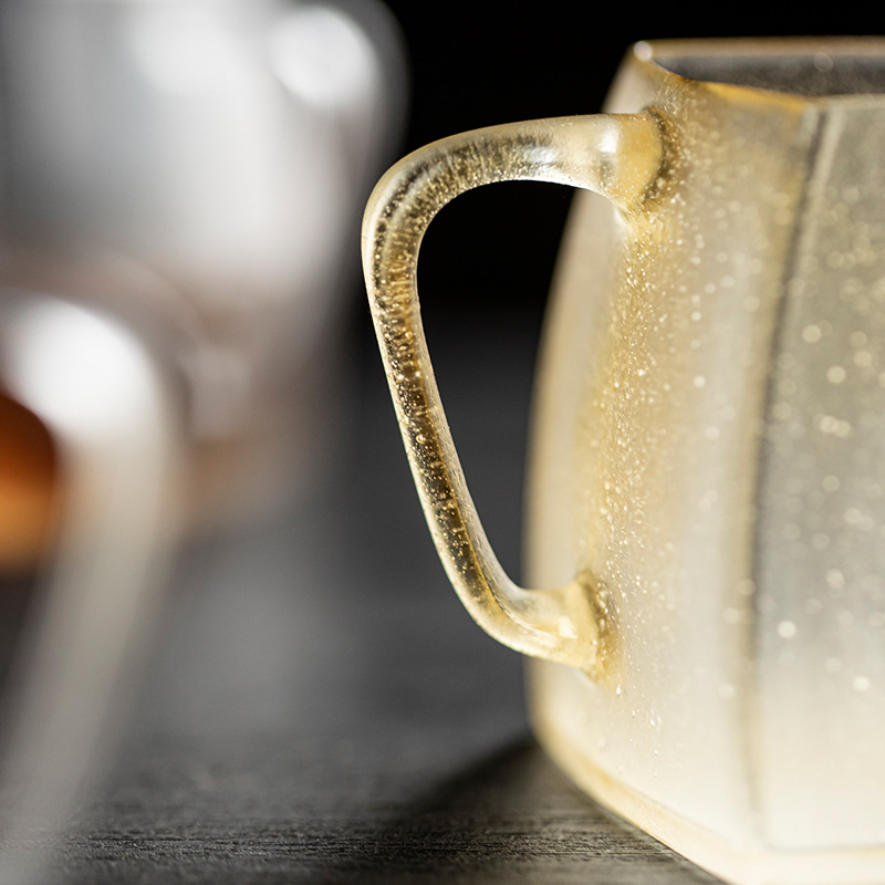 Cốc công cộng Yushantang cốc tách trà thủy tinh cao cấp phụ kiện biển trà phụ kiện trà bộ trà chuyên dụng pha trà hình vuông cổ điển