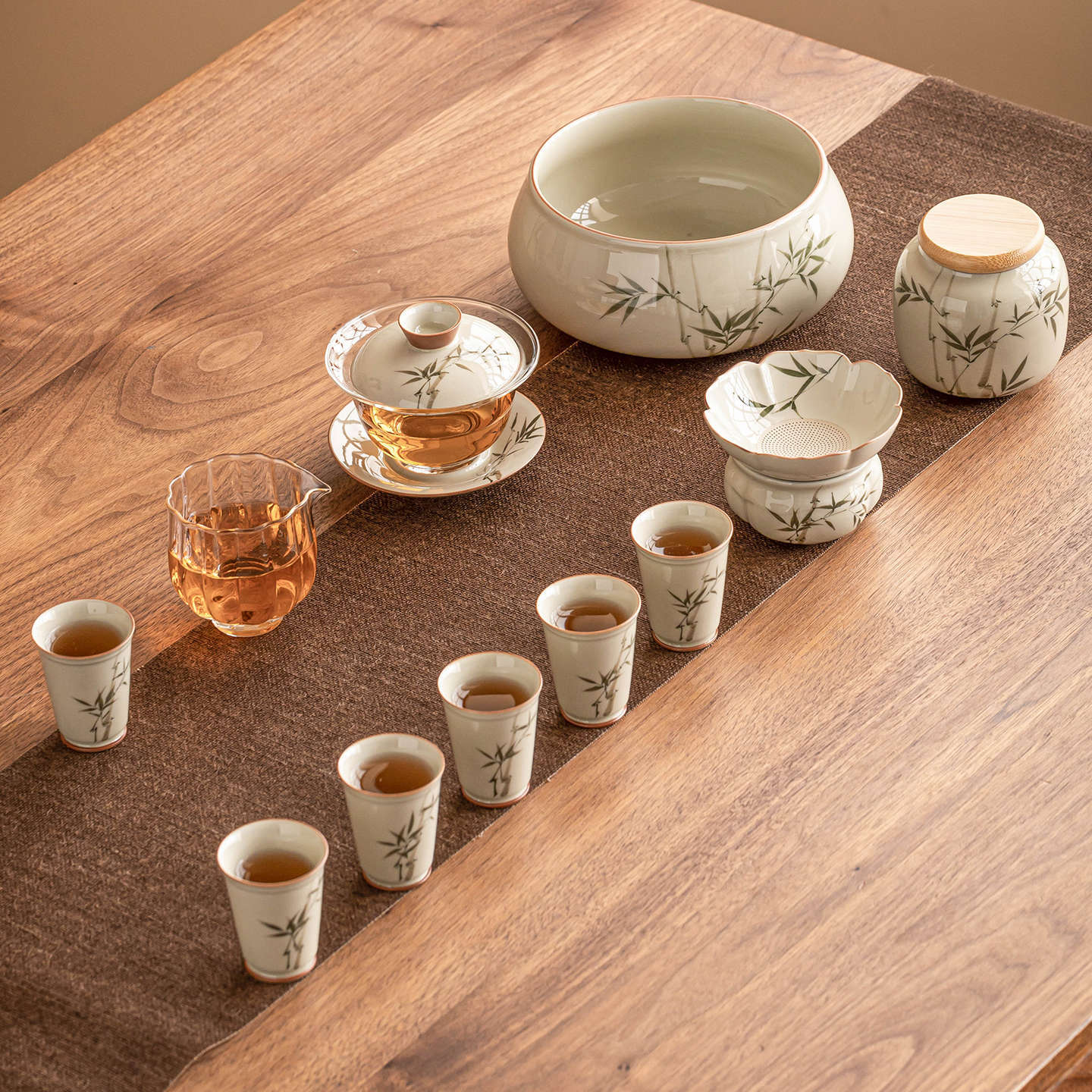 Bộ trà Kung Fu bằng tre xanh ngọc bích vẽ tay cốc trà bát nắp cao cấp gốm sứ mẫu mới 2025 chuyên dùng pha trà gia dụng