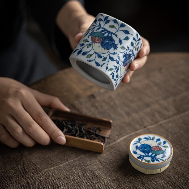 Trà gốm có thể nhỏ cầm tay kín trống có thể sang trọng retro bộ trà lưu trữ trà Pu'er lưu trữ trà có thể