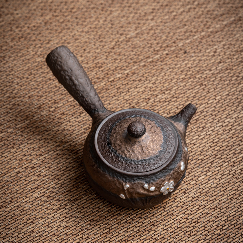 Bán buôn ấm trà gốm thô mạ vàng bên hông ấm đơn Bộ ấm trà Kung Fu cổ điển hoa mận Bộ ấm trà gốm sứ thủ công