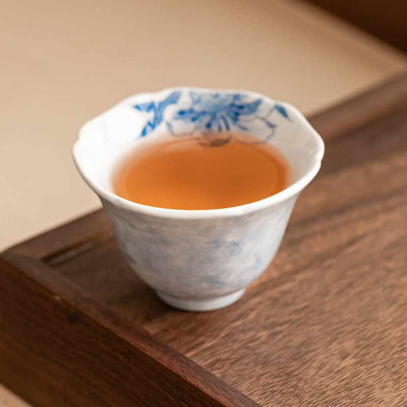 Chén trà màu xám thực vật, cốc chủ nhân vẽ tay rắc màu xanh lam, cốc cánh hoa lily, cốc trà gia dụng, cốc trà chuyên dùng để uống trà, cốc trà