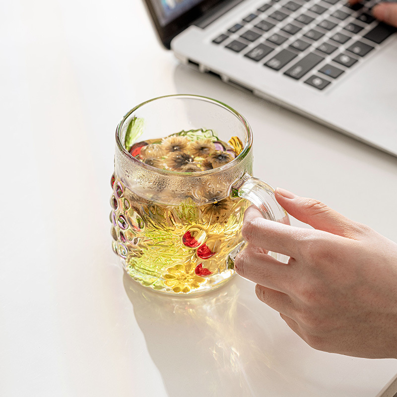 Cốc nho vẽ tay cốc thủy tinh cao cấp thích hợp cốc uống nước gia dụng có tay cầm cốc cà phê sữa Instagram cốc trà