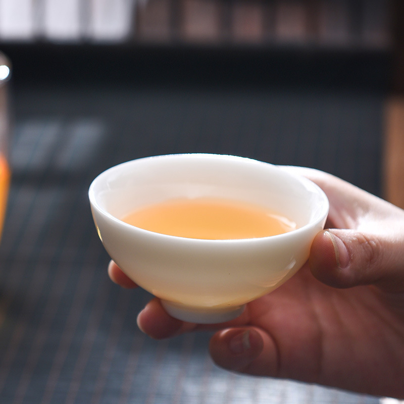 Dehua mỡ cừu ngọc trắng sứ nhỏ cốc chủ nhân cốc gốm sứ cốc trà gia dụng cốc trà kung fu bán buôn cốc đơn