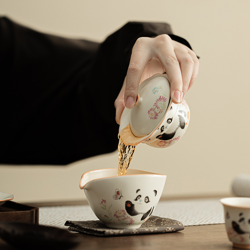 Panda chơi bướm miệng hoa bầu nắp bát màu be gốm sứ Dingyao bát trà ba tài dụng cụ trà cốc trà lớn chống bỏng
