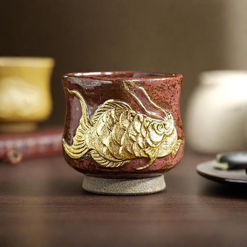 Đá khoáng đốt củi với cá mỗi năm, cốc chủ với tranh vàng, cốc trà kung fu gốm thủ công, cốc trà gốm, cốc đơn