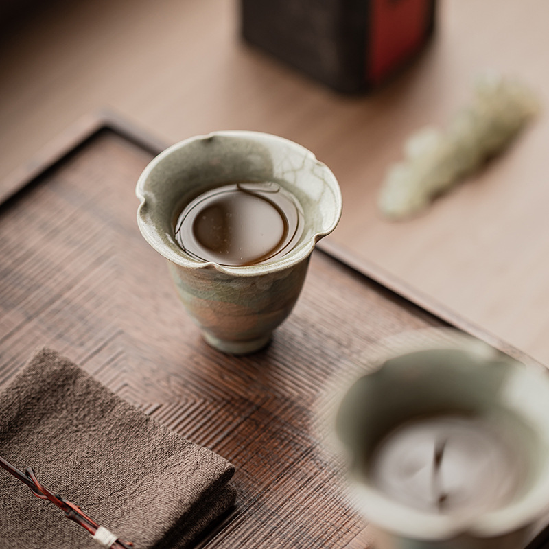 Men borneol vẽ tay hoa cúc miệng cốc nhỏ tách trà phong cách sơn dầu gốm sứ Kung Fu bộ trà cốc trà quà tặng
