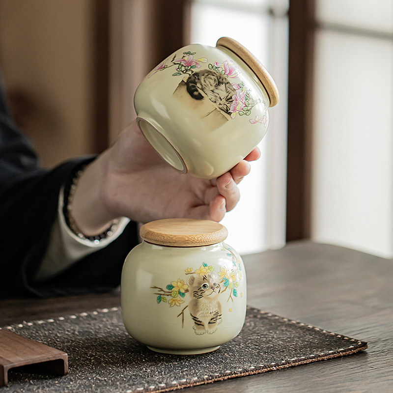 Hộp đựng trà gốm sứ hình mèo dễ thương, nhỏ gọn, tiện dụng, kín hơi, kiểu dáng sáng tạo, màu be.