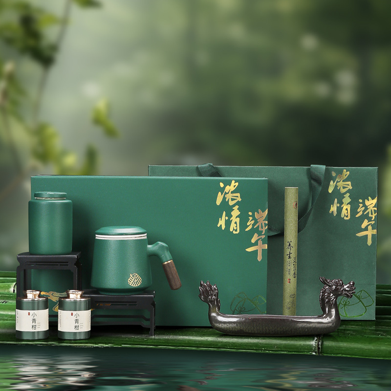 Bộ Quà Tặng Bộ ấm trà sáng tạo Lễ hội thuyền rồng năm Nhâm Thìn