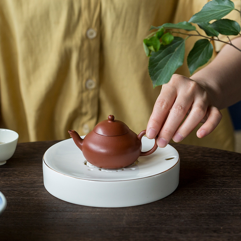 Khay ủ khô Khay bàn ủ trà đế Nắp ấm trà hình tròn phong cách Trung Quốc sơn vàng sứ trắng Thiền đơn giản