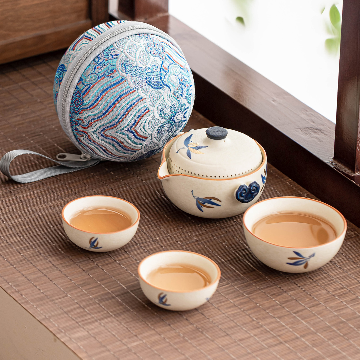 Bộ ấm trà du lịch gốm sứ, cốc trà trắng mỏ đá, ấm pha trà, hoa lan bướm vàng, cốc khách di động ngoài trời