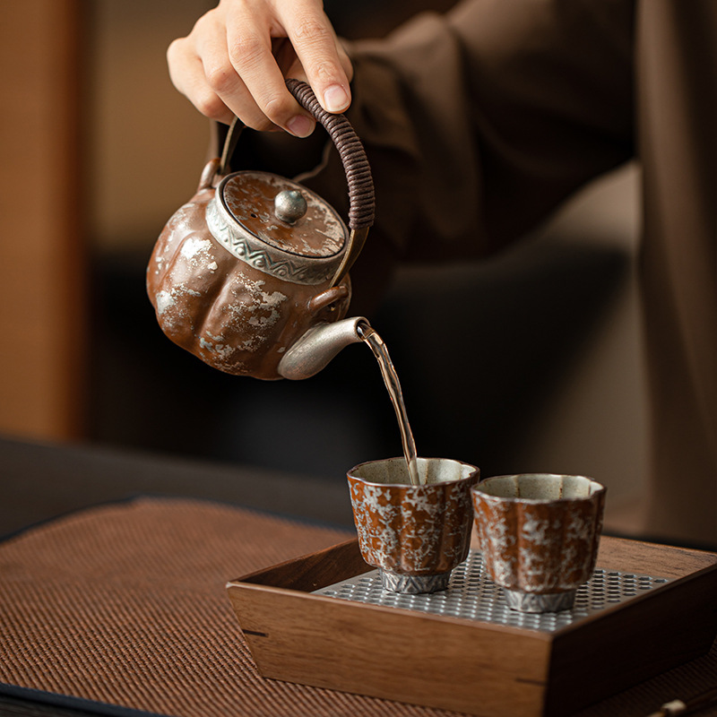 Bộ ấm trà mạ bạc giả cổ Bộ ấm trà Kung Fu một ấm hai cốc gia dụng ấm trà gốm cổ điển kiểu Trung Quốc