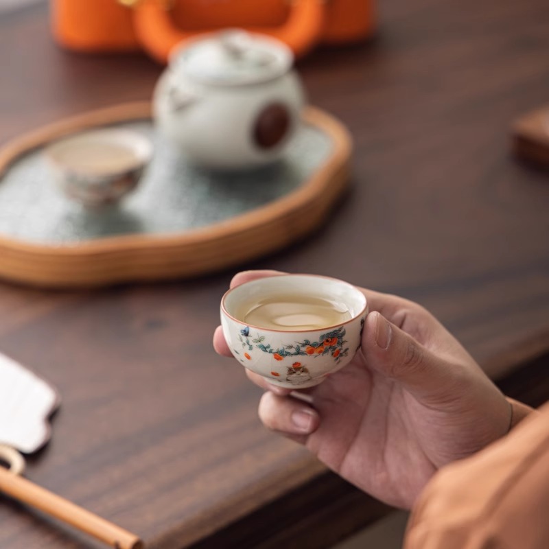 Bộ ấm chén du lịch Kung Fu bằng đất nung màu be, kiểu dáng nhỏ gọn, sang trọng nhẹ nhàng, quà lưu niệm doanh nghiệp.