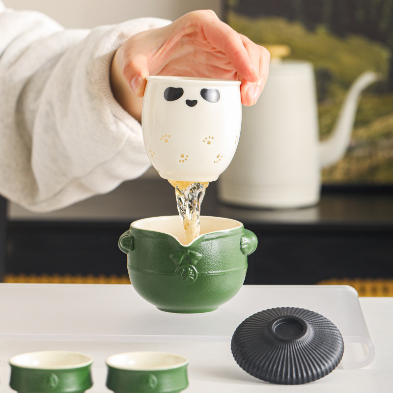 Bộ trà du lịch gấu trúc hộp quà tặng bộ trà nữ uống một người xách tay cốc pha trà ngoài trời