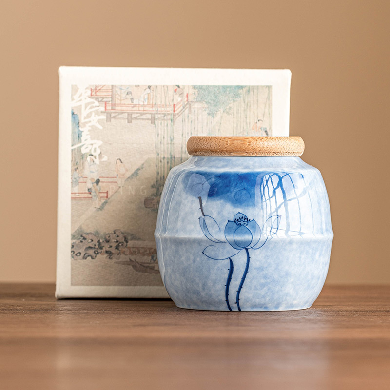 Bình Trà Hoa Sen Xanh vẽ tay, bình gốm sứ chống ẩm gia dụng, Bình đựng trà cao cấp cầm tay cỡ nhỏ