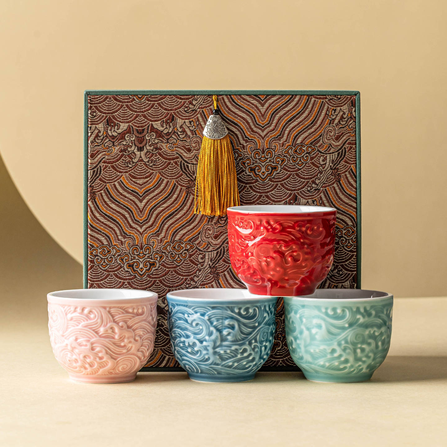 Cốc trà chạm nổi sóng Shuyun cốc chủ nhân cốc trà gốm sứ gia dụng Trung Quốc giá trị cao hộp quà chén trà tinh tế