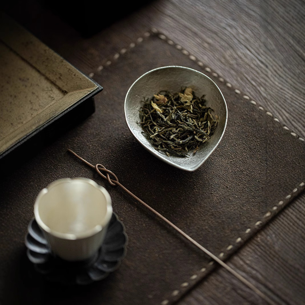 Đồ pha trà nhỏ thủ công thiếc nguyên chất hoa văn búa sen trà cổ điển máy pha trà dụng cụ pha trà đạo kim trà thìa trà số