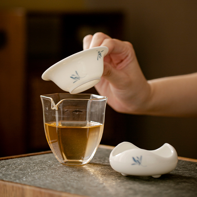 Vẽ tay hoa lan sứ trắng gốm sứ lọc trà kết hợp tách trà bộ trà Kung Fu phụ kiện tách lọc trà