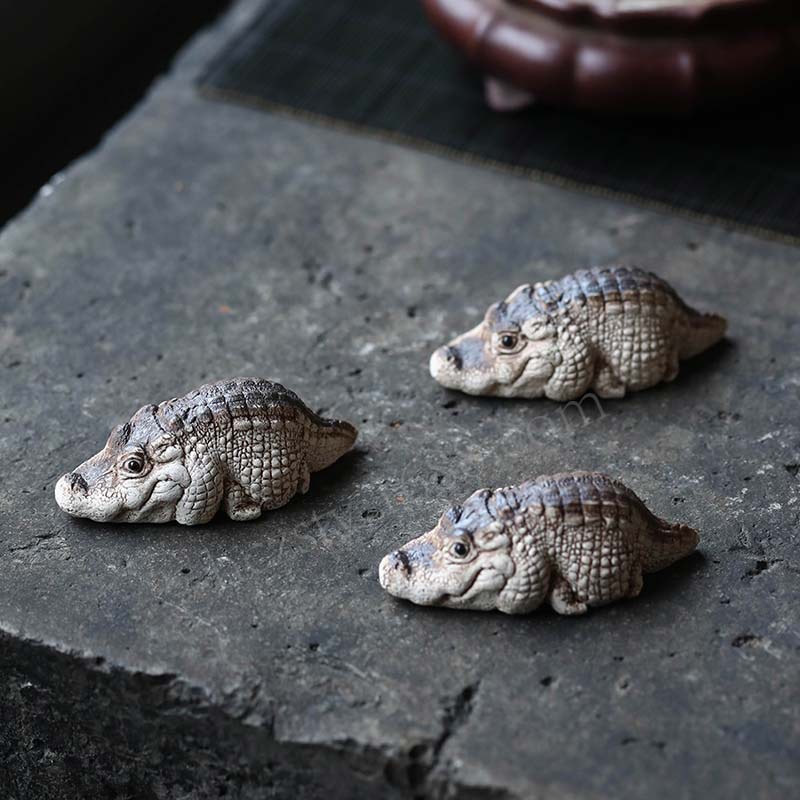 Đồ trang trí thú cưng trà cát tím đồ trang trí cá sấu tài chính thủ công trà đạo phụ kiện trà đạo bàn trà chơi có thể nuôi cá sấu