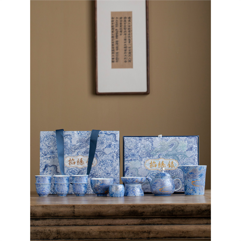 Bộ ấm trà Kung Fu màu xanh và trắng hình rồng bạc sáng tạo và sáng tạo