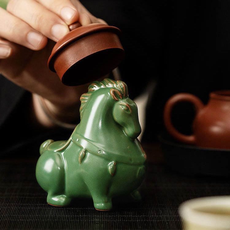 Đồ trang trí bộ trà thú cưng trà Ngựa xanh gốm sứ Ruyao đồ trang trí trà đạo văn phòng sáng tạo cửa hàng có thể nâng cao