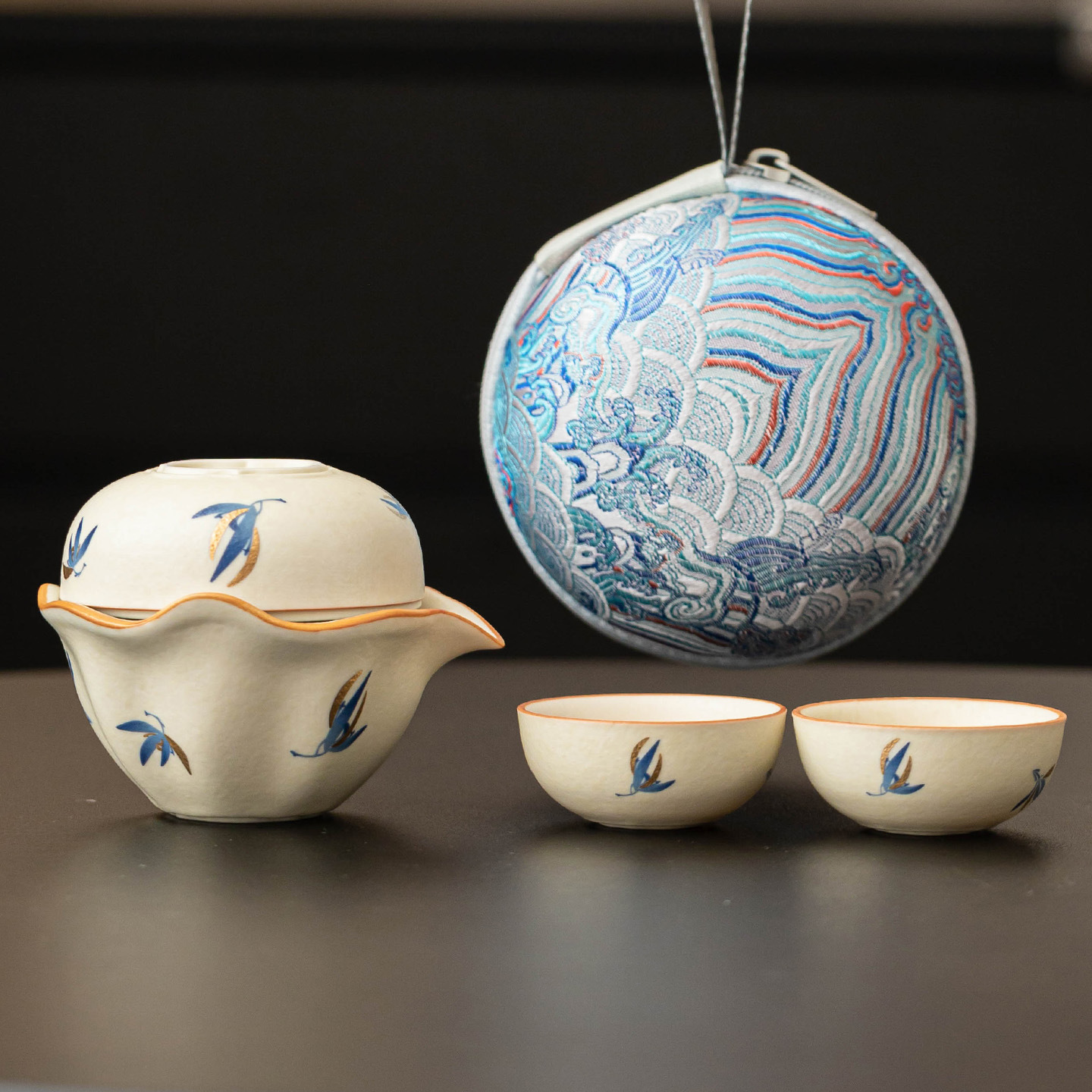 Bộ ấm trà du lịch màu trắng mỏ đá, bộ ấm trà gốm sứ, bộ ấm trà, một ấm ba chén, túi đựng trà