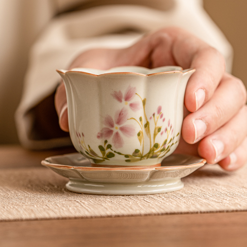 Cốc cánh hoa cúc nhỏ vẽ tay cốc trà gốm sứ Trung Quốc cốc chủ nhân cốc uống trà chống bỏng cao cấp chuyên dụng cho nữ