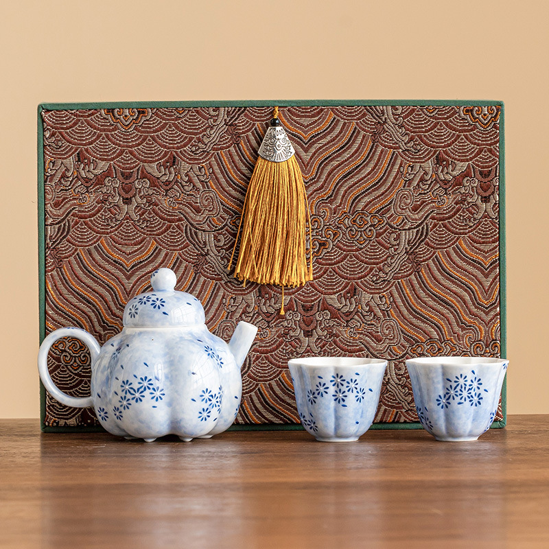 Bộ ấm trà du lịch Bộ ấm trà Bộ ấm trà Hoa cúc xanh Rải trà một ấm hai cốc Túi du lịch xách tay Bộ nhỏ pha trà