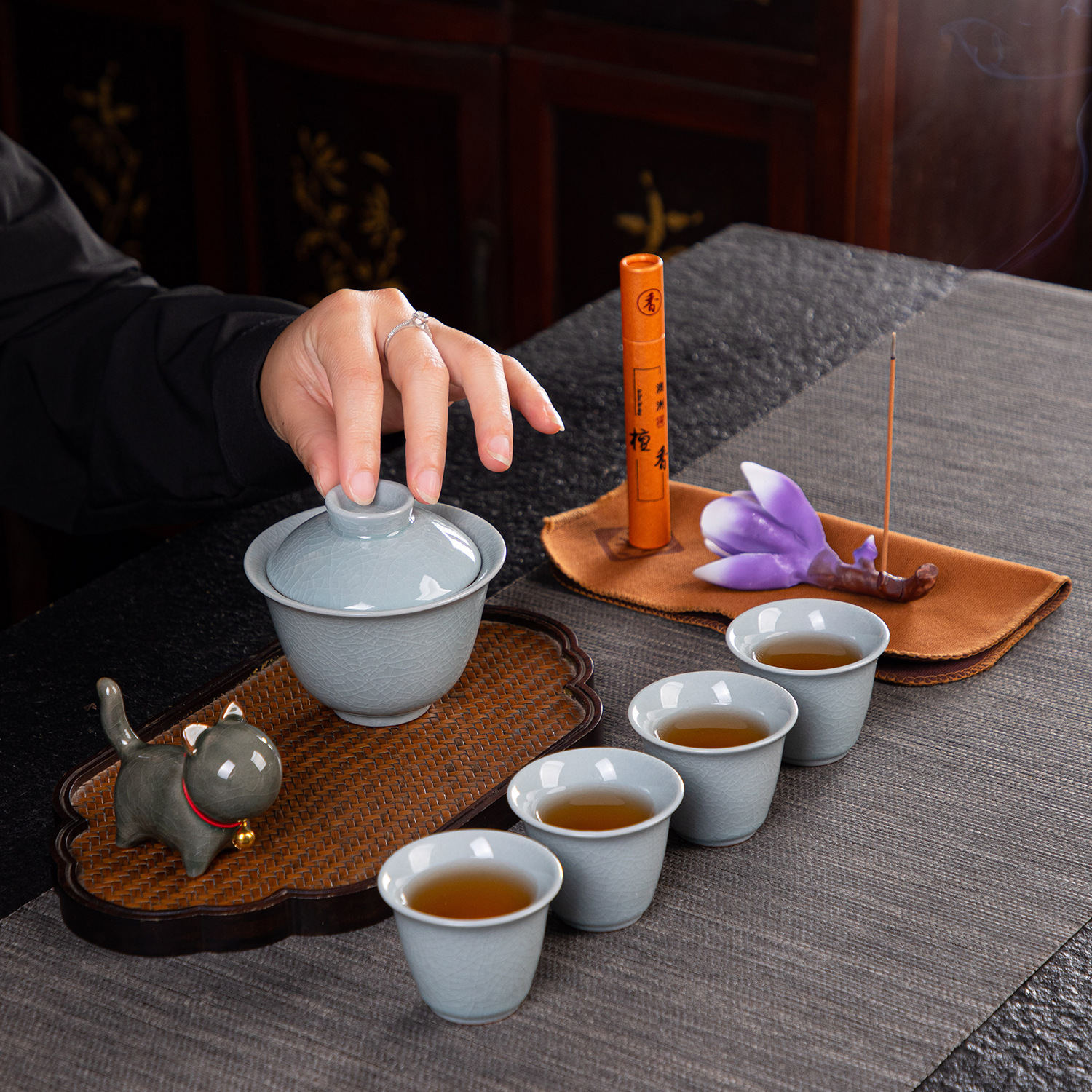 Bộ quà tặng bộ trà văn hóa và sáng tạo Bảo tàng Cung điện Quốc gia, logo, quà lưu niệm cho khách hàng, quà tặng doanh nghiệp thiết thực, quà tặng doanh nghiệp