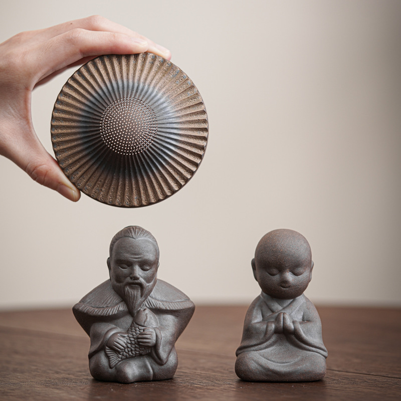 Bán buôn bộ lọc trà lọc trà sáng tạo bộ lọc trà cao cấp gốm thô mạ vàng dễ thương Bộ trà gốm sứ nhà sư nhỏ