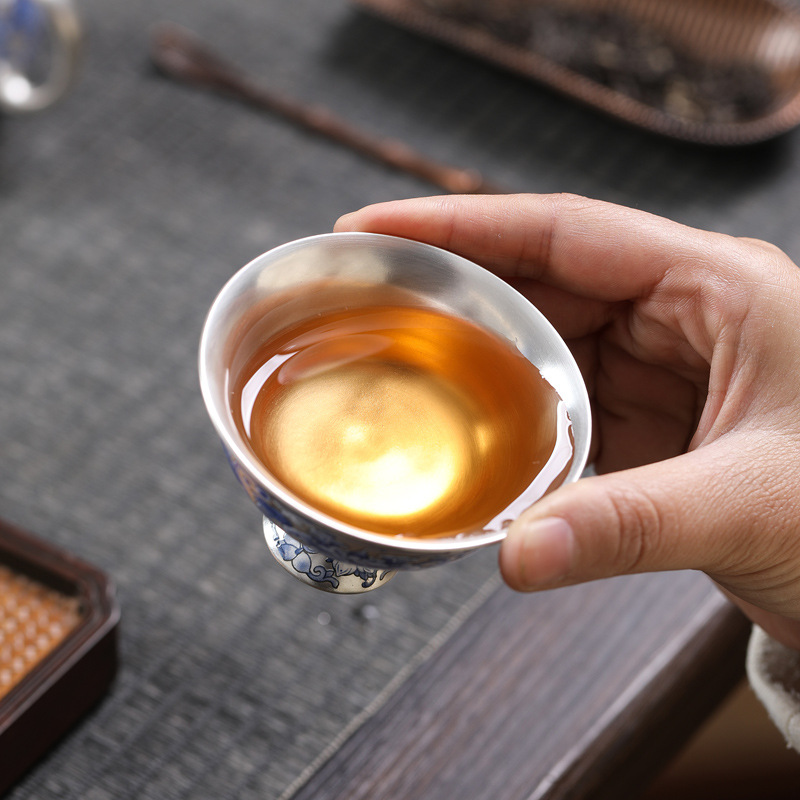 Di động xách tay du lịch 999 sterling bạc ấm chén gốm sứ trắng xanh hoa văn văn phòng quà tặng bộ trà quốc triều năm Nhâm Thìn