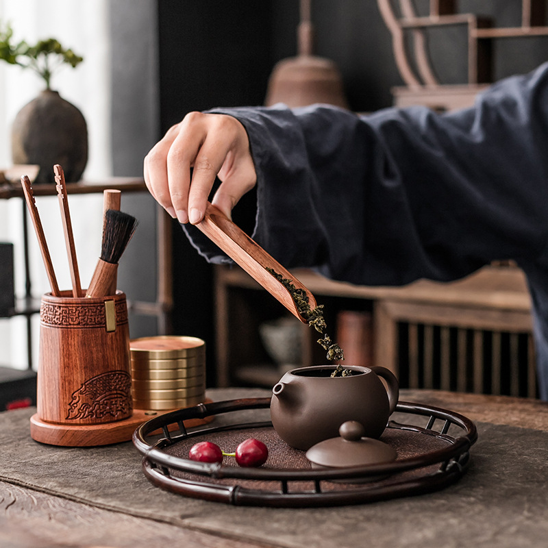 Bộ đồ trà sáu quý ông bằng gỗ rắn Phụ Kiện Dụng cụ lót tách trà gỗ Đàn hương đen trà đạo 6 quý ông dao trà cao cấp