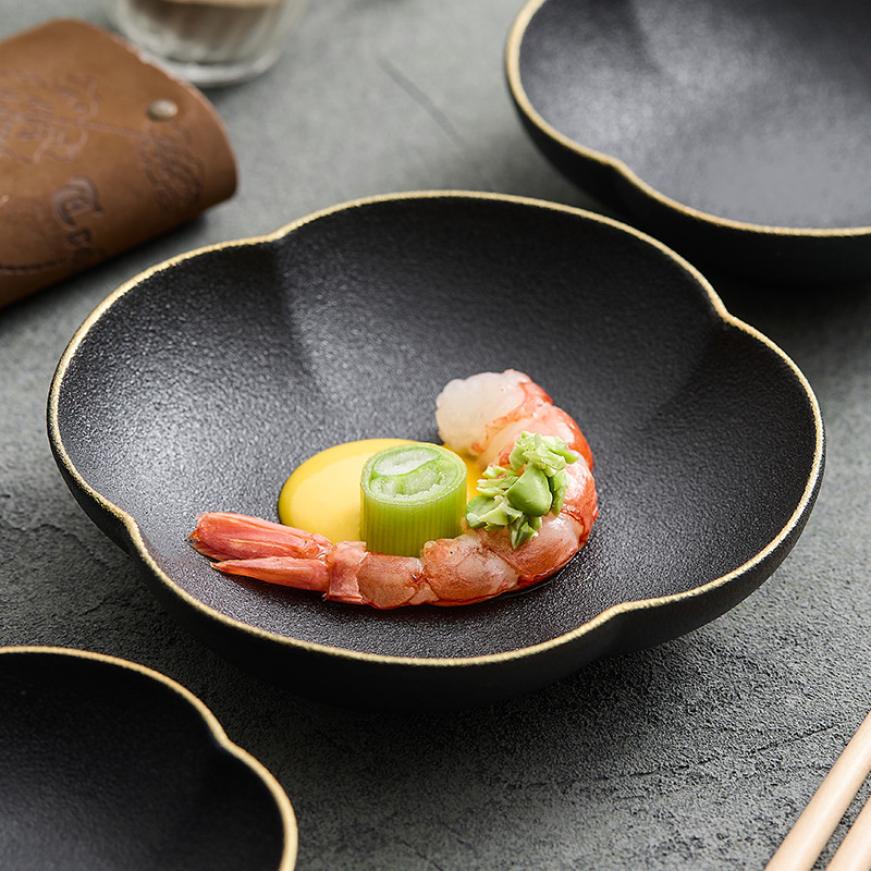 Cát vàng đen vẽ tay bốn cánh gia vị nước chấm món ăn sáng tạo nhà hàng khách sạn câu lạc bộ món ăn trước món ăn nghệ thuật bộ đồ ăn gốm sứ